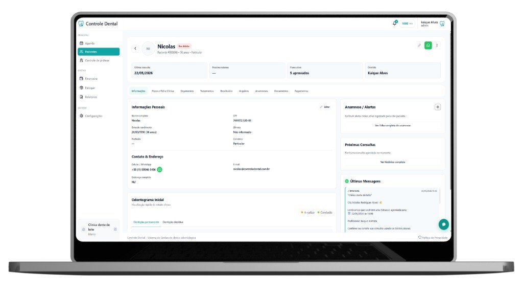 Ficha do paciente no software odontológico Controle Dental exibida em um notebook